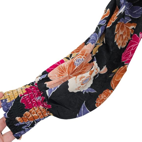 Band Of The Free Womans size M Camille Black Berry Floral Crossover Crop Top NEW - Picture 3 of 8